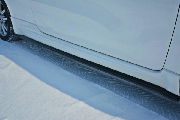 Kia Ceed GT Mk3 (facelift) - Lâminas para embaladeiras | KI-CE-2-GT-SD1G | Produto Maxton Design distribuído por Unicartuning. Kia Ceed GT Mk3 (facelift) - Lâminas para embaladeiras | KI-CE-2-GT-SD1G | Produto Maxton Design distribuído por Unicartuning.