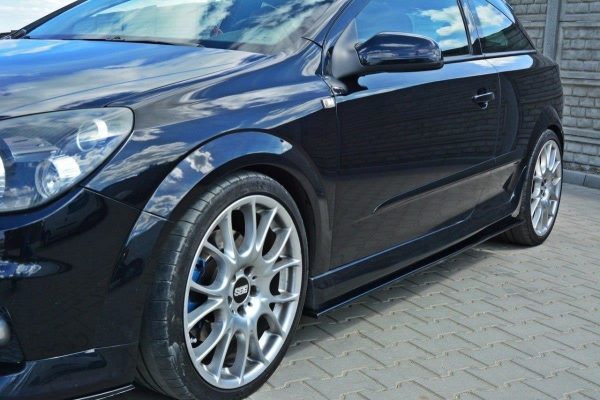 Opel Astra H (para OPC / VXR) - Lâminas para embaladeiras | OP-AS-3-OPC-SD1G | Produto Maxton Design distribuído por Unicartuning. Opel Astra H (para OPC / VXR) - Lâminas para embaladeiras | OP-AS-3-OPC-SD1G | Produto Maxton Design distribuído por Unicartuning.