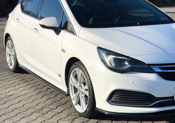 Opel Astra GTC OPC-line J - Lâminas para embaladeiras | OP-AS-5-OPCLINE-SD1G | Produto Maxton Design distribuído por Unicartuning. Opel Astra GTC OPC-line J - Lâminas para embaladeiras | OP-AS-5-OPCLINE-SD1G | Produto Maxton Design distribuído por Unicartuning.