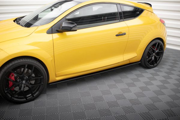 Renault Megane Hatchback Mk4 - Lâminas para embaladeiras | RE-ME-3-RS-SD1G | Produto Maxton Design distribuído por Unicartuning. Renault Megane Hatchback Mk4 - Lâminas para embaladeiras | RE-ME-3-RS-SD1G | Produto Maxton Design distribuído por Unicartuning.