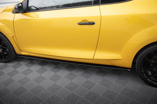 Renault Megane Hatchback Mk4 - Lâminas para embaladeiras | RE-ME-3-RS-SD1G | Produto Maxton Design distribuído por Unicartuning. Renault Megane Hatchback Mk4 - Lâminas para embaladeiras | RE-ME-3-RS-SD1G | Produto Maxton Design distribuído por Unicartuning.