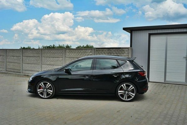 Seat Leon Hatchback Mk3 (facelift) - Lâminas para embaladeiras | SE-LE-3-FR-SD1G | Produto Maxton Design distribuído por Unicartuning. Seat Leon Hatchback Mk3 (facelift) - Lâminas para embaladeiras | SE-LE-3-FR-SD1G | Produto Maxton Design distribuído por Unicartuning.