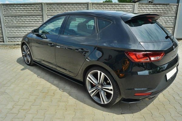 Seat Leon Hatchback Mk3 (facelift) - Lâminas para embaladeiras | SE-LE-3-FR-SD1G | Produto Maxton Design distribuído por Unicartuning. Seat Leon Hatchback Mk3 (facelift) - Lâminas para embaladeiras | SE-LE-3-FR-SD1G | Produto Maxton Design distribuído por Unicartuning.