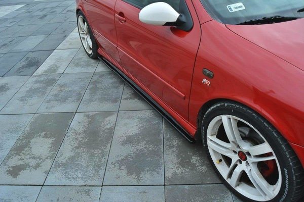 Seat Leon Mk1 (párachoques SPORT) - Lâminas para embaladeiras | SE-LE-1-CU-SD1G | Produto Maxton Design distribuído por Unicartuning. Seat Leon Mk1 (párachoques SPORT) - Lâminas para embaladeiras | SE-LE-1-CU-SD1G | Produto Maxton Design distribuído por Unicartuning.