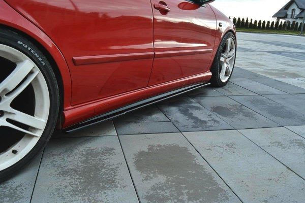 Seat Leon Mk1 (párachoques SPORT) - Lâminas para embaladeiras | SE-LE-1-CU-SD1G | Produto Maxton Design distribuído por Unicartuning. Seat Leon Mk1 (párachoques SPORT) - Lâminas para embaladeiras | SE-LE-1-CU-SD1G | Produto Maxton Design distribuído por Unicartuning.