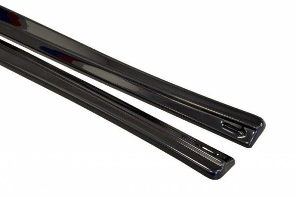Alfa Romeo Giulietta - Lâminas para Embaladeiras V.1 | AL-GU-1-SD1G | Produto Maxton Design distribuído por Unicartuning. Alfa Romeo Giulietta - Lâminas para Embaladeiras V.1 | AL-GU-1-SD1G | Produto Maxton Design distribuído por Unicartuning.