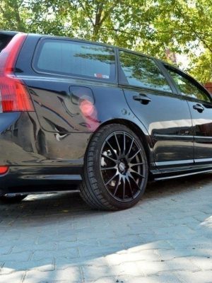 Volvo V60 Polestar (facelift) - Lâminas para embaladeiras | VO-V50F-RDESIGN-SD1G | Produto Maxton Design distribuído por Unicartuning. Volvo V60 Polestar (facelift) - Lâminas para embaladeiras | VO-V50F-RDESIGN-SD1G | Produto Maxton Design distribuído por Unicartuning.