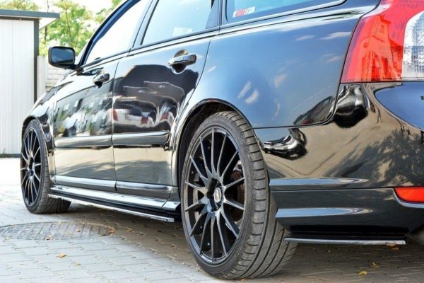 Volvo V60 Polestar (facelift) - Lâminas para embaladeiras | VO-V50F-RDESIGN-SD1G | Produto Maxton Design distribuído por Unicartuning. Volvo V60 Polestar (facelift) - Lâminas para embaladeiras | VO-V50F-RDESIGN-SD1G | Produto Maxton Design distribuído por Unicartuning.