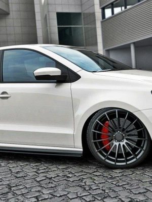 Volkswagen Polo GTI / R-line Mk5 - Lâminas para embaladeiras | VW-PO-5F-GTI-SD1G | Produto Maxton Design distribuído por Unicartuning. Volkswagen Polo GTI / R-line Mk5 - Lâminas para embaladeiras | VW-PO-5F-GTI-SD1G | Produto Maxton Design distribuído por Unicartuning.