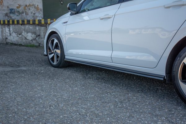 Volkswagen Scirocco Standard - Lâminas para embaladeiras | VW-PO-6-GTI-SD1RED | Produto Maxton Design distribuído por Unicartuning. Volkswagen Scirocco Standard - Lâminas para embaladeiras | VW-PO-6-GTI-SD1RED | Produto Maxton Design distribuído por Unicartuning.
