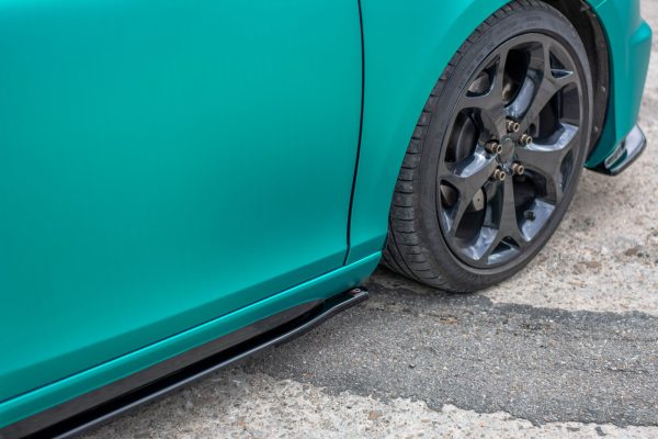 Volvo V40 - Lâminas para embaladeiras | VO-V40-2-RDESIGN-SD1G | Produto Maxton Design distribuído por Unicartuning.