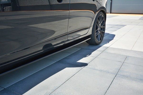 Volvo V60 R-design Mk2 - Lâminas para embaladeiras | VO-V60-1F-PS-SD1G | Produto Maxton Design distribuído por Unicartuning. Volvo V60 R-design Mk2 - Lâminas para embaladeiras | VO-V60-1F-PS-SD1G | Produto Maxton Design distribuído por Unicartuning.