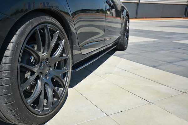 Volvo V60 R-design Mk2 - Lâminas para embaladeiras | VO-V60-1F-PS-SD1G | Produto Maxton Design distribuído por Unicartuning. Volvo V60 R-design Mk2 - Lâminas para embaladeiras | VO-V60-1F-PS-SD1G | Produto Maxton Design distribuído por Unicartuning.