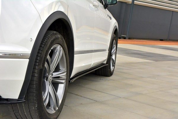 Volkswagen Tiguan Mk2 - Lâminas para embaladeiras | VW-TI-2-RLINE-SD1G | Produto Maxton Design distribuído por Unicartuning. Volkswagen Tiguan Mk2 - Lâminas para embaladeiras | VW-TI-2-RLINE-SD1G | Produto Maxton Design distribuído por Unicartuning.