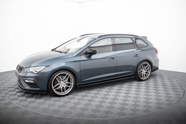 Seat Leon Mk3 Cupra / FR (facelift) - Lâminas para Embaladeiras V.1 | SE-LE-3F-CU-SD1G | Produto Maxton Design distribuído por Unicartuning. Seat Leon Mk3 Cupra / FR (facelift) - Lâminas para Embaladeiras V.1 | SE-LE-3F-CU-SD1G | Produto Maxton Design distribuído por Unicartuning.