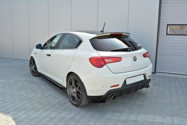 Alfa Romeo Giulietta - Aileron / Extensão V.1 | AL-GU-1-CAP1G | Produto Maxton Design distribuído por Unicartuning. Alfa Romeo Giulietta - Aileron / Extensão V.1 | AL-GU-1-CAP1G | Produto Maxton Design distribuído por Unicartuning.