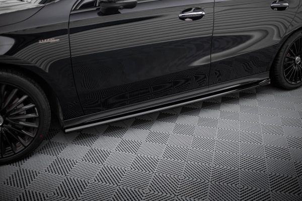 Mercedes-Benz A45 AMG W176 - Kit Lâminas | ME-A-177F-35-SET | Produto Maxton Design distribuído por Unicartuning. Mercedes-Benz A45 AMG W176 - Kit Lâminas | ME-A-177F-35-SET | Produto Maxton Design distribuído por Unicartuning.