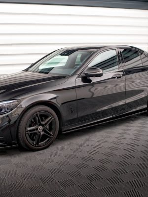 Mercedes-Benz C W205 - Kit Lâminas | ME-C-205F-AMGLINE-SET | Produto Maxton Design distribuído por Unicartuning. Mercedes-Benz C W205 - Kit Lâminas | ME-C-205F-AMGLINE-SET | Produto Maxton Design distribuído por Unicartuning.