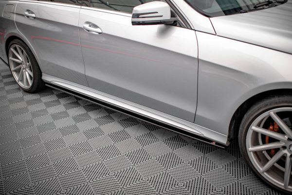 Mercedes-Benz E63 AMG Sedan W212 (facelift) - Kit Lâminas | ME-E-212F-AMGLINE-SET | Produto Maxton Design distribuído por Unicartuning. Mercedes-Benz E63 AMG Sedan W212 (facelift) - Kit Lâminas | ME-E-212F-AMGLINE-SET | Produto Maxton Design distribuído por Unicartuning.