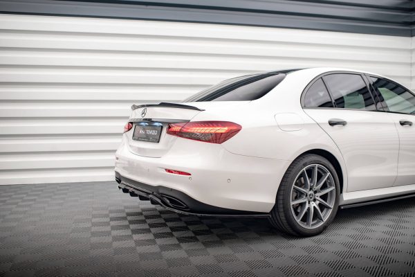 Mercedes-Benz E W213 - Kit Lâminas | ME-E-213F-AMGLINE-SET | Produto Maxton Design distribuído por Unicartuning. Mercedes-Benz E W213 - Kit Lâminas | ME-E-213F-AMGLINE-SET | Produto Maxton Design distribuído por Unicartuning.