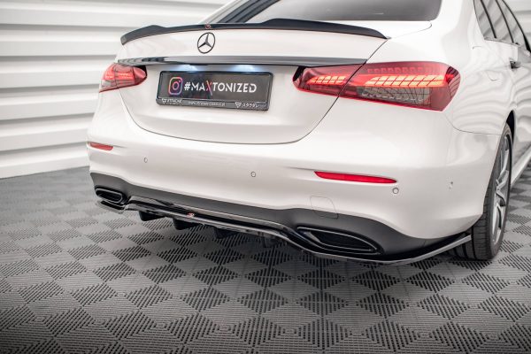 Mercedes-Benz E W213 - Kit Lâminas | ME-E-213F-AMGLINE-SET | Produto Maxton Design distribuído por Unicartuning. Mercedes-Benz E W213 - Kit Lâminas | ME-E-213F-AMGLINE-SET | Produto Maxton Design distribuído por Unicartuning.