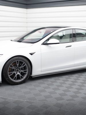 Tesla Model S (facelift) - Kit Lâminas | TE-MODELS-1F2-PL-SET | Produto Maxton Design distribuído por Unicartuning. Tesla Model S (facelift) - Kit Lâminas | TE-MODELS-1F2-PL-SET | Produto Maxton Design distribuído por Unicartuning.