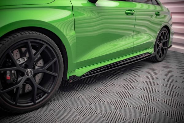 Audi RS3 Sedan 8Y - Splitters laterais | AURS38YSCNC-SF1G | Produto Maxton Design distribuído por Unicartuning.