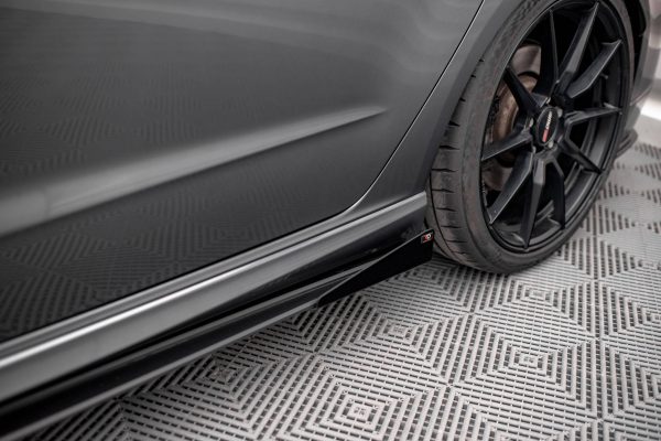 Audi S3 / A3 S-Line Sportback 8V (facelift) - Splitters laterais | AUS33FSBCNC-SF1G | Produto Maxton Design distribuído por Unicartuning. Audi S3 / A3 S-Line Sportback 8V (facelift) - Splitters laterais | AUS33FSBCNC-SF1G | Produto Maxton Design distribuído por Unicartuning.