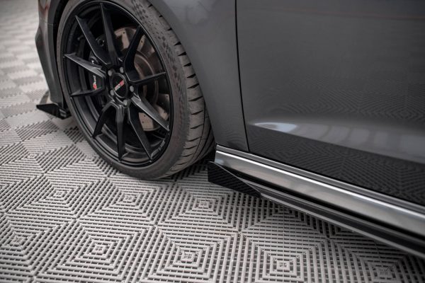 Audi S3 / A3 S-Line Sportback 8V (facelift) - Splitters laterais | AUS33FSBCNC-SF1G | Produto Maxton Design distribuído por Unicartuning. Audi S3 / A3 S-Line Sportback 8V (facelift) - Splitters laterais | AUS33FSBCNC-SF1G | Produto Maxton Design distribuído por Unicartuning.