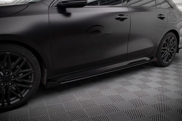 Kia Proceed GT Mk3 (facelift) / Ceed GT / GT - Line Mk1 (facelift) - Splitters laterais | KICE3FPROGTCNC-SF1G | Produto Maxton Design distribuído por Unicartuning. Kia Proceed GT Mk3 (facelift) / Ceed GT / GT - Line Mk1 (facelift) - Splitters laterais | KICE3FPROGTCNC-SF1G | Produto Maxton Design distribuído por Unicartuning.