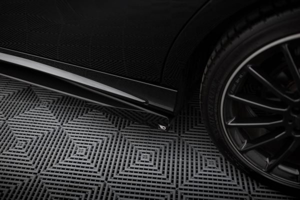 Mercedes-Benz Classe A AMG-line W176 (facelift) - Splitters laterais | MEA176FAMGLINECNC-SF1G | Produto Maxton Design distribuído por Unicartuning. Mercedes-Benz Classe A AMG-line W176 (facelift) - Splitters laterais | MEA176FAMGLINECNC-SF1G | Produto Maxton Design distribuído por Unicartuning.