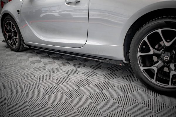 Opel Astra GTC OPC-line J - Splitters laterais | OPASJGTCOPCLINECNC-SF1G | Produto Maxton Design distribuído por Unicartuning.