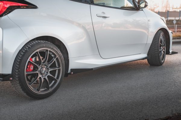 Toyota GR Yaris Mk4 - Splitters laterais | TOYA4GR4CNC-SRF1G | Produto Maxton Design distribuído por Unicartuning. Toyota GR Yaris Mk4 - Splitters laterais | TOYA4GR4CNC-SRF1G | Produto Maxton Design distribuído por Unicartuning.