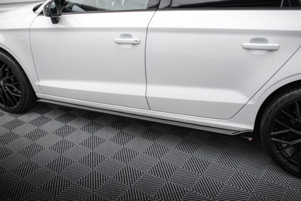 Audi A3 Sedan 8V - Lâminas para embaladeiras | AU-A3-3-S-SD1G | Produto Maxton Design distribuído por Unicartuning. Audi A3 Sedan 8V - Lâminas para embaladeiras | AU-A3-3-S-SD1G | Produto Maxton Design distribuído por Unicartuning.