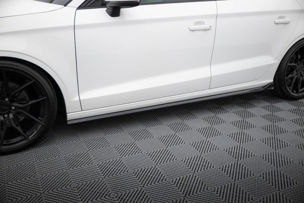 Audi A3 Sedan 8V - Lâminas para embaladeiras | AU-A3-3-S-SD1G | Produto Maxton Design distribuído por Unicartuning. Audi A3 Sedan 8V - Lâminas para embaladeiras | AU-A3-3-S-SD1G | Produto Maxton Design distribuído por Unicartuning.