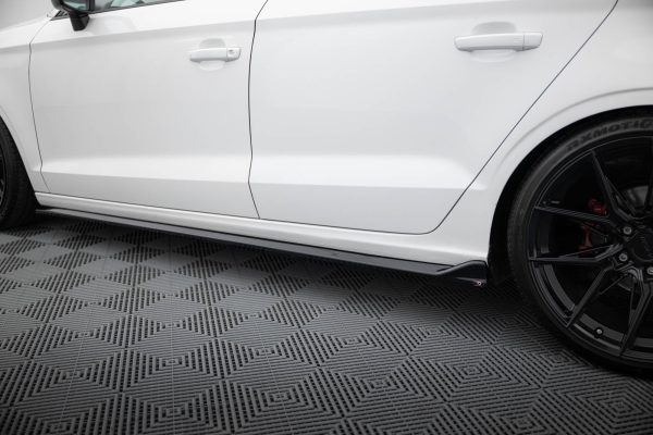 Audi A3 Sedan 8V - Lâminas para embaladeiras | AU-A3-3-S-SD1G | Produto Maxton Design distribuído por Unicartuning. Audi A3 Sedan 8V - Lâminas para embaladeiras | AU-A3-3-S-SD1G | Produto Maxton Design distribuído por Unicartuning.