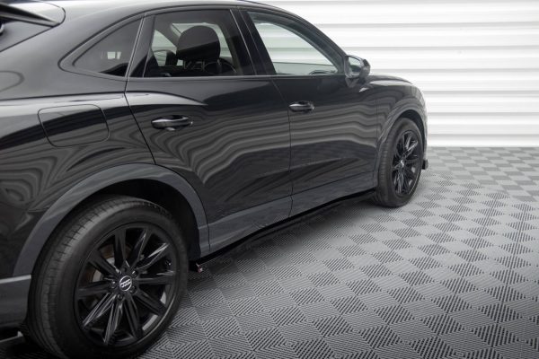 Audi Q3 Sportback F3 - Lâminas para embaladeiras | AU-Q3-2-SB-SD1G | Produto Maxton Design distribuído por Unicartuning. Audi Q3 Sportback F3 - Lâminas para embaladeiras | AU-Q3-2-SB-SD1G | Produto Maxton Design distribuído por Unicartuning.