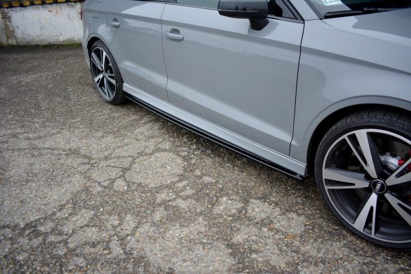 Audi RS3 8V Fl Sedan - Lâminas para embaladeiras | AU-RS3-8VF-S-SD1G | Produto Maxton Design distribuído por Unicartuning.