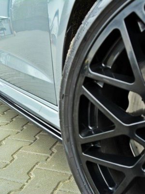 Audi RS3 8V Sportback - Lâminas para embaladeiras | AU-RS3-8V-SD1G | Produto Maxton Design distribuído por Unicartuning. Audi RS3 8V Sportback - Lâminas para embaladeiras | AU-RS3-8V-SD1G | Produto Maxton Design distribuído por Unicartuning.
