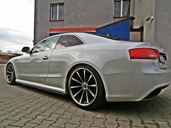 Audi RS5 8T / 8T Fl - Lâminas para embaladeiras | AU-RS5-1-SD1G | Produto Maxton Design distribuído por Unicartuning. Audi RS5 8T / 8T Fl - Lâminas para embaladeiras | AU-RS5-1-SD1G | Produto Maxton Design distribuído por Unicartuning.