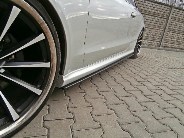 Audi RS5 8T / 8T Fl - Lâminas para embaladeiras | AU-RS5-1-SD1G | Produto Maxton Design distribuído por Unicartuning. Audi RS5 8T / 8T Fl - Lâminas para embaladeiras | AU-RS5-1-SD1G | Produto Maxton Design distribuído por Unicartuning.