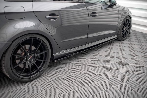 Audi S3 / A3 S-Line Sportback 8V (facelift) - Lâminas para embaladeiras | AU-S3-3F-SB-SD1G | Produto Maxton Design distribuído por Unicartuning. Audi S3 / A3 S-Line Sportback 8V (facelift) - Lâminas para embaladeiras | AU-S3-3F-SB-SD1G | Produto Maxton Design distribuído por Unicartuning.
