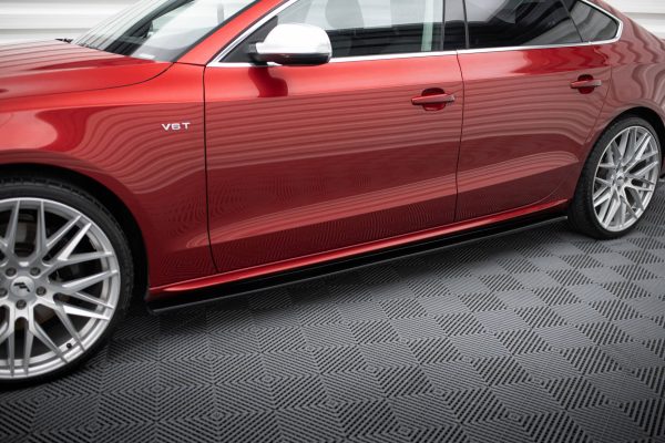 Audi S5 / A5 / A5 S-Line 8T / 8T Fl Sportback - Lâminas para embaladeiras | AU-A5-1F-SLINE-SB-SD1G | Produto Maxton Design distribuído por Unicartuning. Audi S5 / A5 / A5 S-Line 8T / 8T Fl Sportback - Lâminas para embaladeiras | AU-A5-1F-SLINE-SB-SD1G | Produto Maxton Design distribuído por Unicartuning.