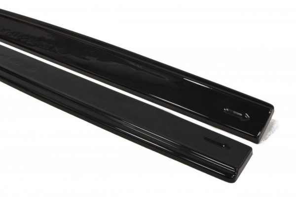 Audi TT RS 8j - Lâminas para embaladeiras | AU-TT-2-RS-SD1G | Produto Maxton Design distribuído por Unicartuning. Audi TT RS 8j - Lâminas para embaladeiras | AU-TT-2-RS-SD1G | Produto Maxton Design distribuído por Unicartuning.