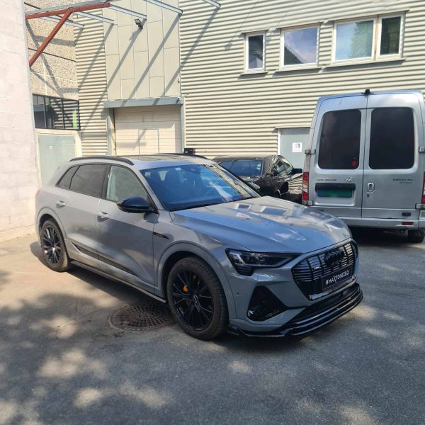 Audi E-tron S-Line - Lâminas para embaladeiras | AU-ETRON-1-SLINE-SD1G | Produto Maxton Design distribuído por Unicartuning. Audi E-tron S-Line - Lâminas para embaladeiras | AU-ETRON-1-SLINE-SD1G | Produto Maxton Design distribuído por Unicartuning.
