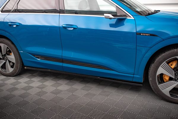 Audi E-tron - Lâminas para embaladeiras | AU-ETRON-1-SD1G | Produto Maxton Design distribuído por Unicartuning. Audi E-tron - Lâminas para embaladeiras | AU-ETRON-1-SD1G | Produto Maxton Design distribuído por Unicartuning.