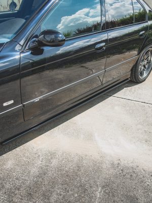 BMW 5 E60 / E61 (modelo Pre-facelift) - Lâminas para embaladeiras | BM-5-39-M-SD1G | Produto Maxton Design distribuído por Unicartuning.