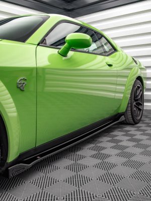 Dodge Challenger SRT Hellcat Wide Mk3 - Lâminas para embaladeiras | DO-CHL-3F-SRT-HC-SD1G | Produto Maxton Design distribuído por Unicartuning. Dodge Challenger SRT Hellcat Wide Mk3 - Lâminas para embaladeiras | DO-CHL-3F-SRT-HC-SD1G | Produto Maxton Design distribuído por Unicartuning.