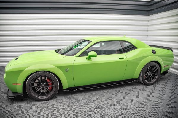 Dodge Challenger SRT Hellcat Wide Mk3 - Lâminas para embaladeiras | DO-CHL-3F-SRT-HC-SD1G | Produto Maxton Design distribuído por Unicartuning. Dodge Challenger SRT Hellcat Wide Mk3 - Lâminas para embaladeiras | DO-CHL-3F-SRT-HC-SD1G | Produto Maxton Design distribuído por Unicartuning.