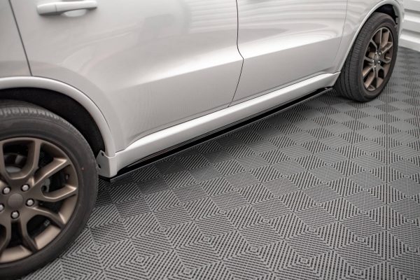 Dodge Durango SRT Mk3 - Lâminas para embaladeiras | DO-DU-3-RT-SD1G | Produto Maxton Design distribuído por Unicartuning. Dodge Durango SRT Mk3 - Lâminas para embaladeiras | DO-DU-3-RT-SD1G | Produto Maxton Design distribuído por Unicartuning.